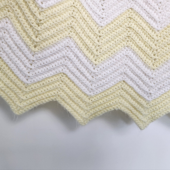Handknit Chevron Baby Blanket - Picture 6 of 7